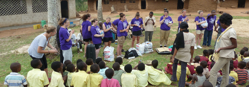 希尔伯特的学生参加肯尼亚的服务之旅